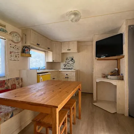 Mobilhome Terrain Prive Cuisine D Ete Sud Corse 营地 *